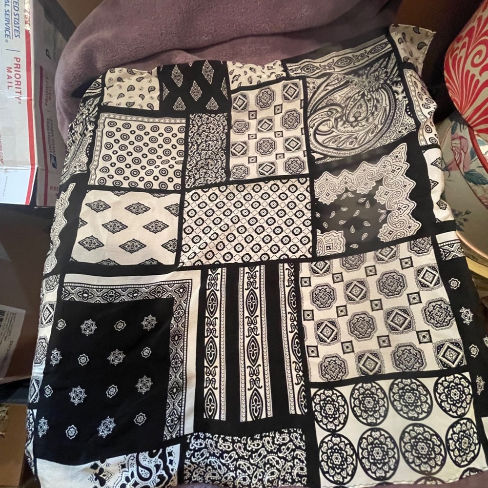 Essential Classics Silk Square Scarf, Vintage, Bl… - image 1